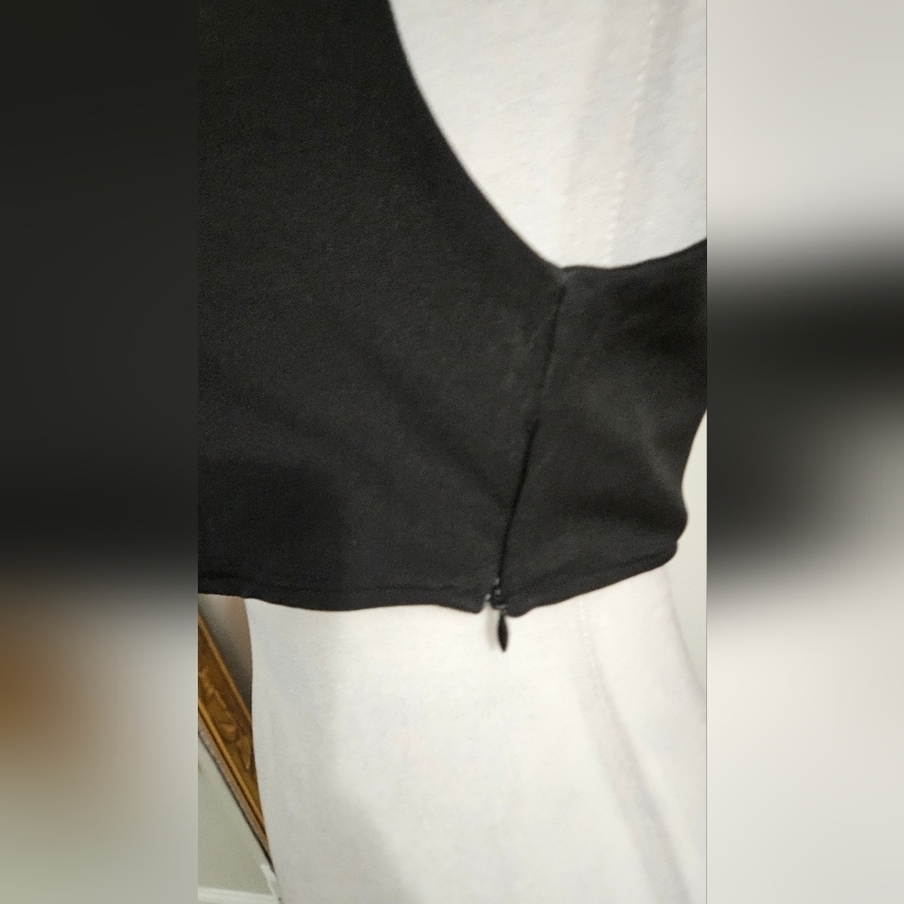 PRINCESS POLLY Tailored Thick Strap Crop Top In Black. Size 4 - Picture 8 of 11